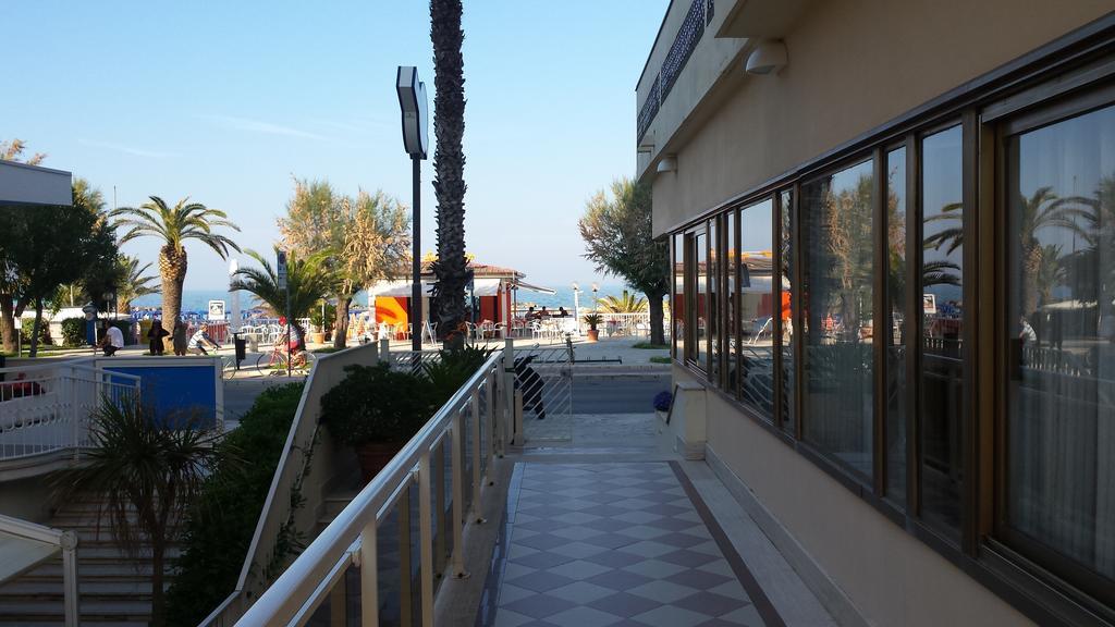 Hotel Continental San Benedetto del Tronto Exterior foto