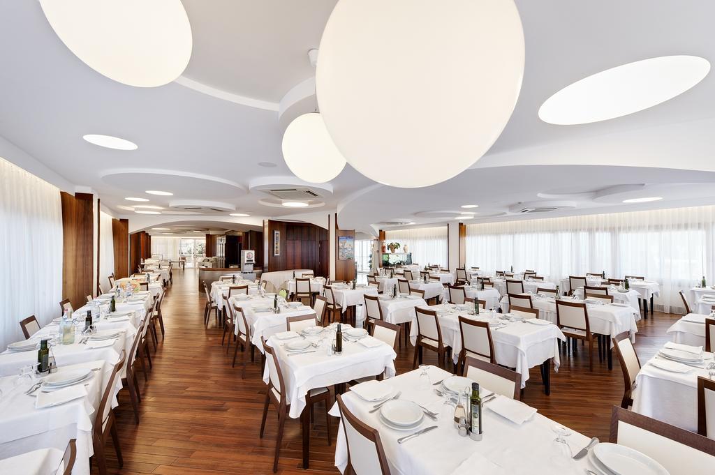 Hotel Continental San Benedetto del Tronto Exterior foto