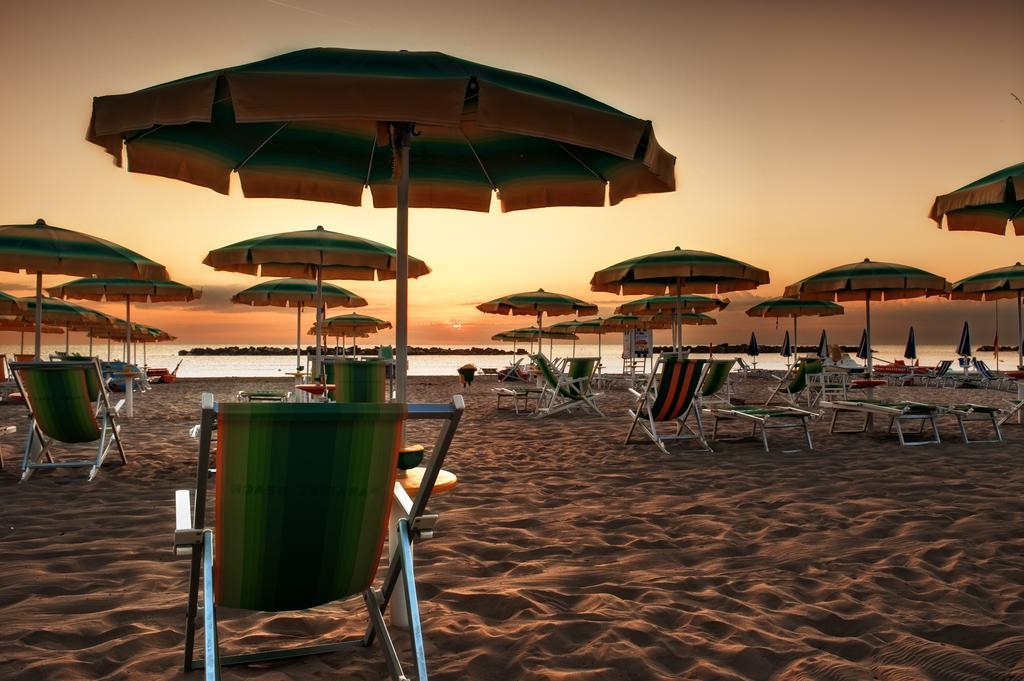 Hotel Continental San Benedetto del Tronto Exterior foto