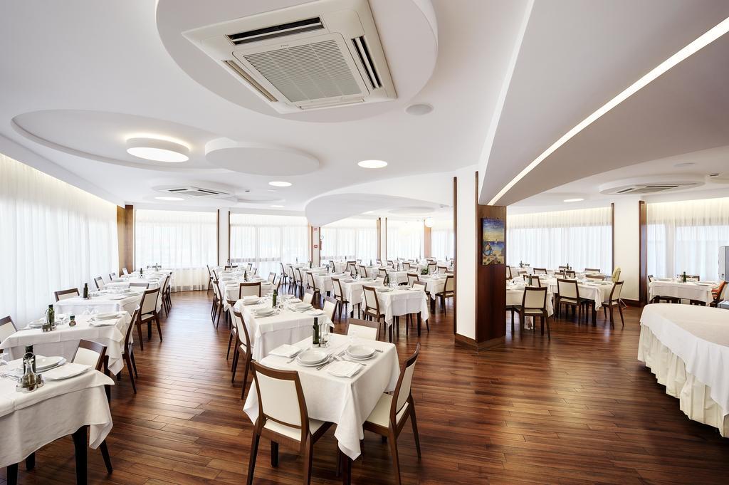 Hotel Continental San Benedetto del Tronto Exterior foto